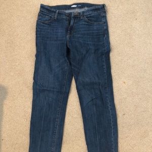 Mid-rise boyfriend jeans